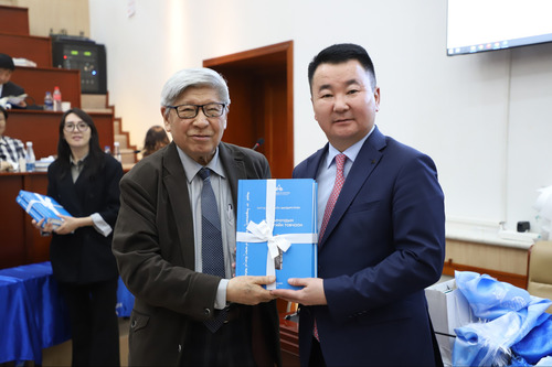 Профессор Ц.Шагдарсүрэнгийн хоймсон номын нээлт боллоо